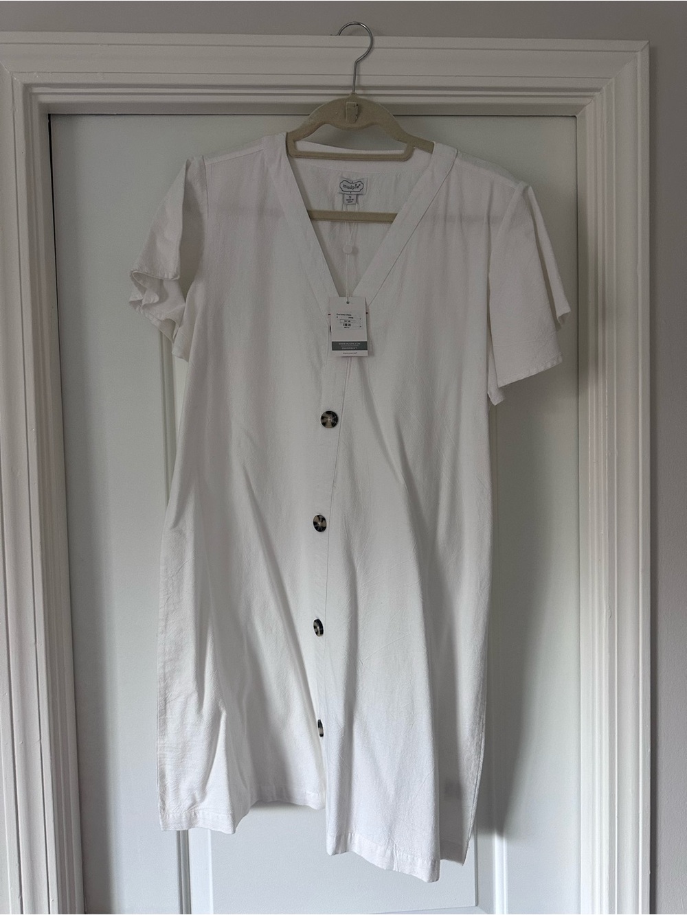 Women's White Button-Front V-Neck Dress - Mudpie